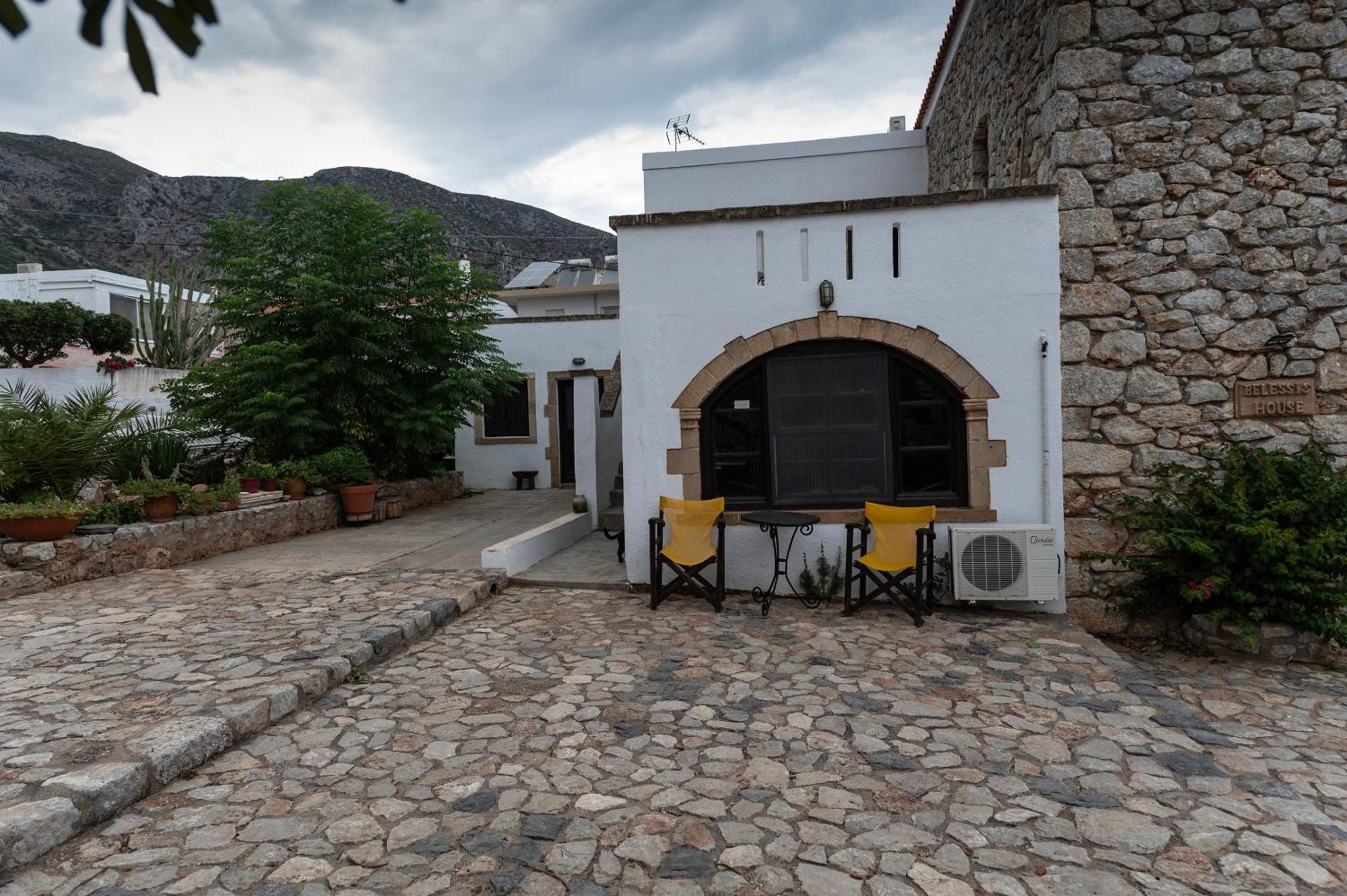 Ferienwohnung Belessi'S Mansion Yefira Exterior foto