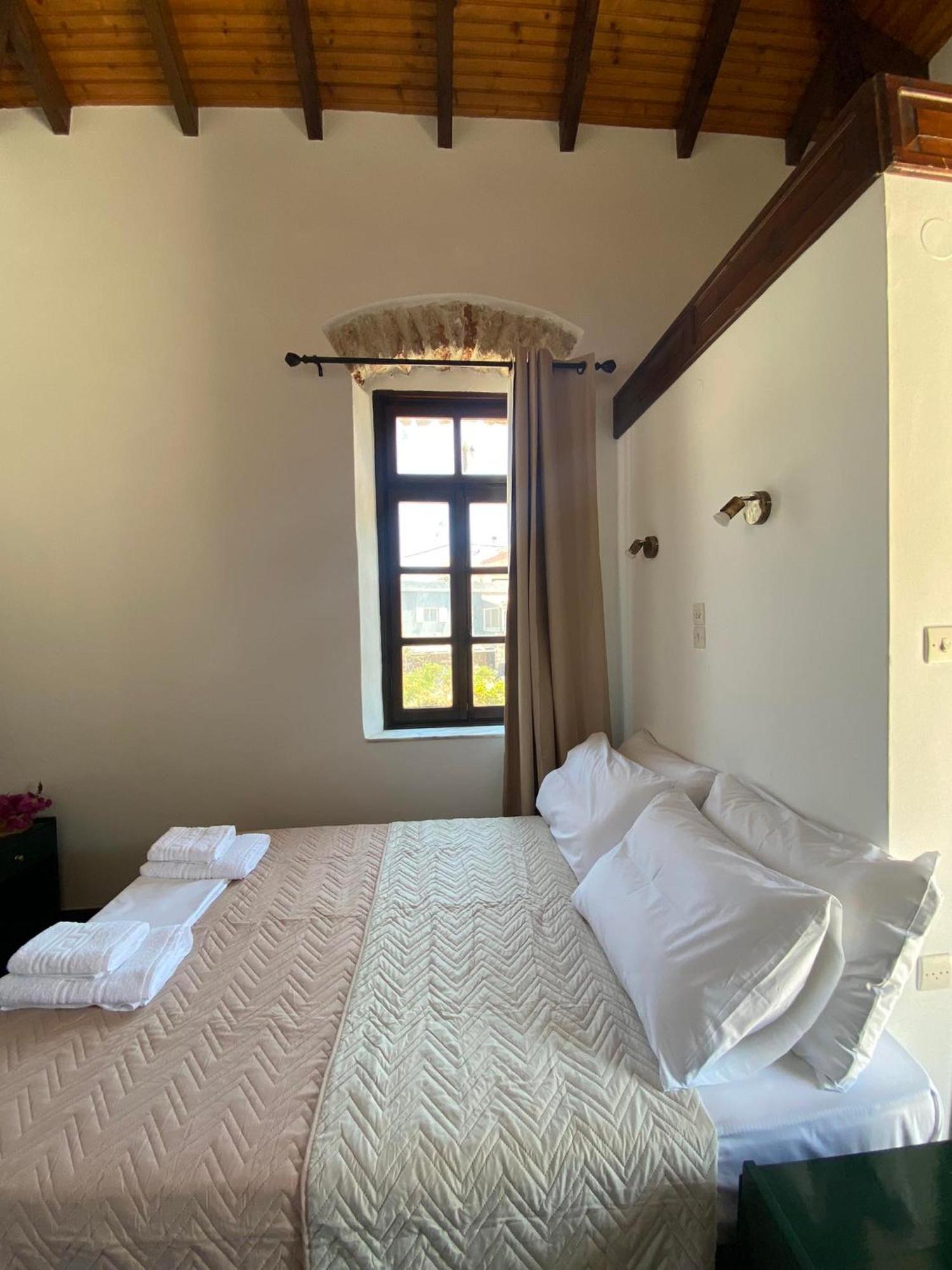 Ferienwohnung Belessi'S Mansion Yefira Exterior foto