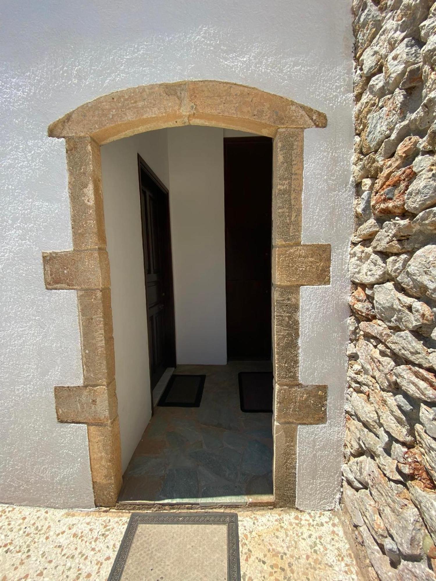 Ferienwohnung Belessi'S Mansion Yefira Exterior foto