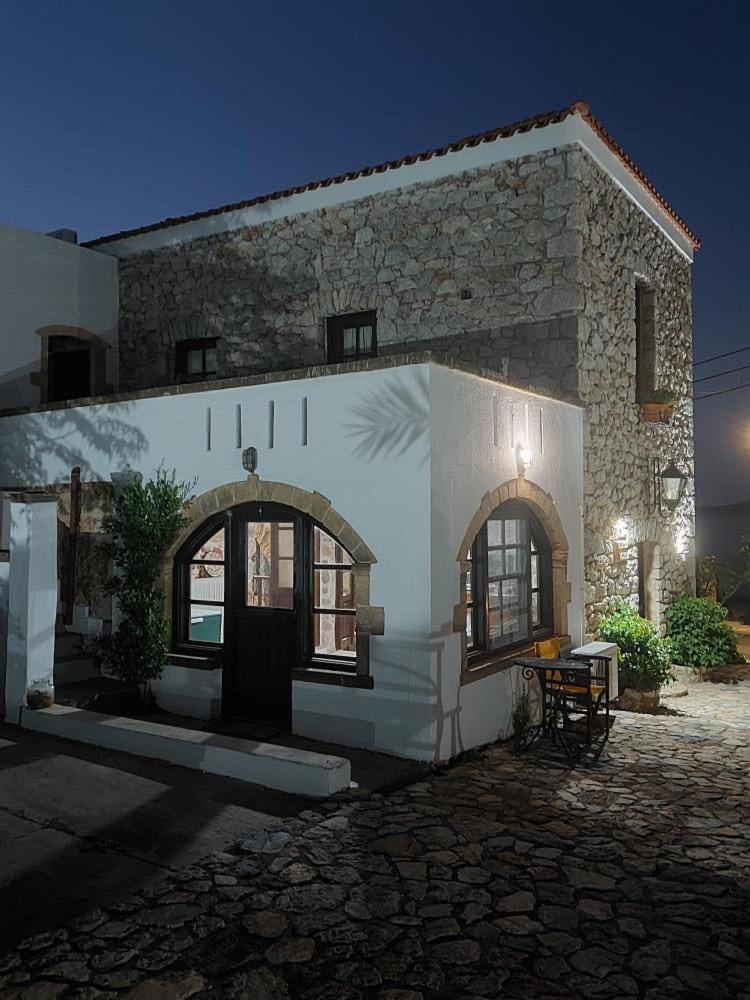 Ferienwohnung Belessi'S Mansion Yefira Exterior foto